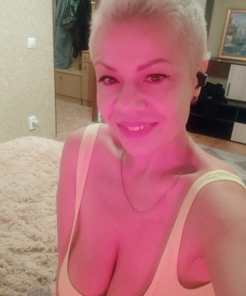 Интимные отношения с привлекательной и опытной дамой - это то, что тебе нужно для расслабления и наслаждения. Позволь себе немного беззаботности и страсти в моей компании. 1021, 35 лет